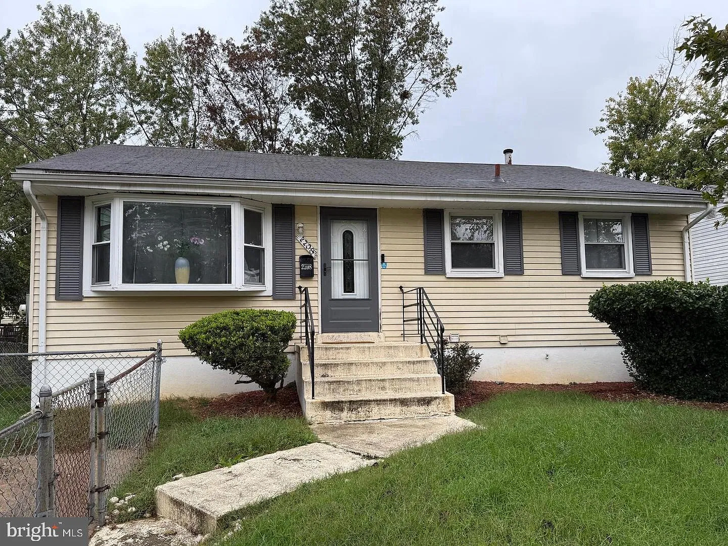 2208 Vermont Ave — Photo 1