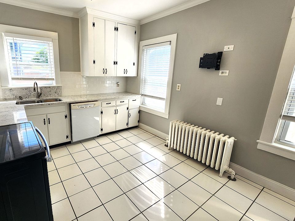 eat in kitchen