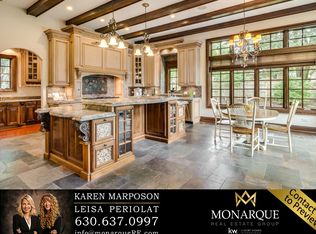 634 Willow Rd, Naperville, IL 60540