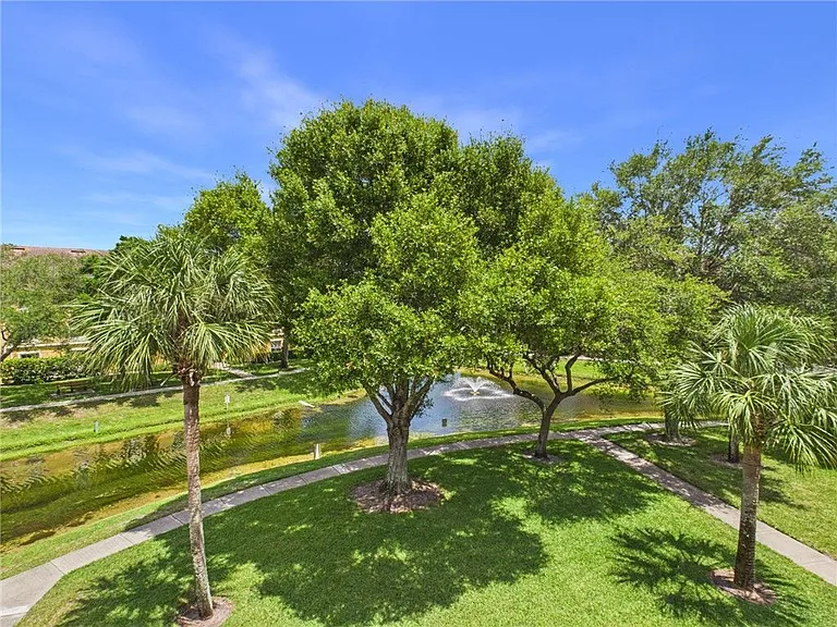 5060 Fairways Cir #F303 — Photo 17