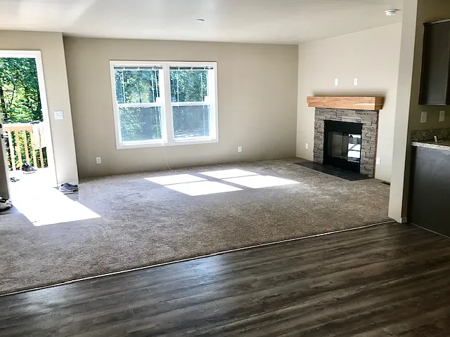 3 bed, 1300 sqft, $2,400 — Photo 2