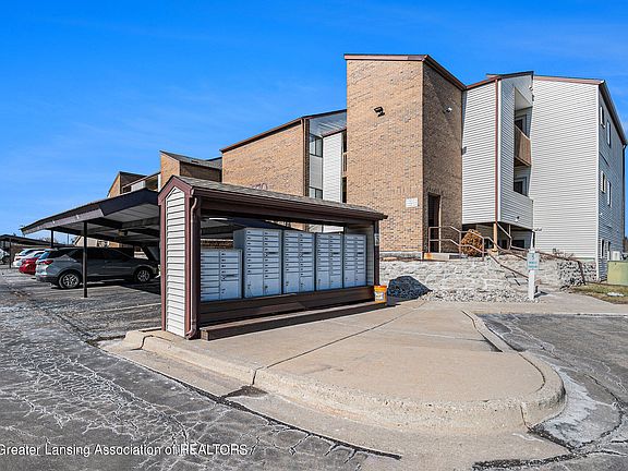4th image of 1570 W Pond Dr APT 11