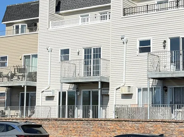 96-18 Shore Front Pkwy #2, Far Rockaway, NY 11693