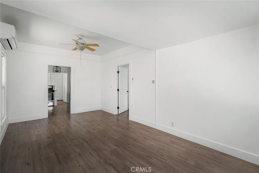 2 bed, 1.5 bath, 1588 sqft, $4,695 — Photo 3
