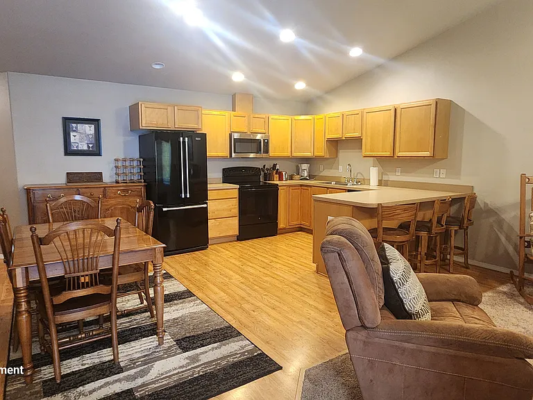 106 Sinopah St — Photo 3