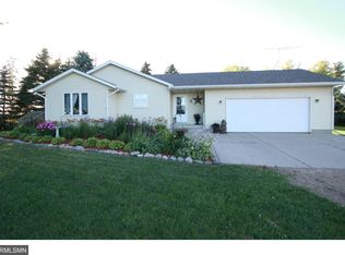 9636 110th St SW, Howard Lake, MN 55349