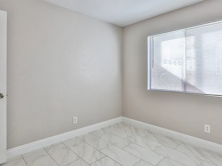 7705 Rockfield Dr — Photo 6