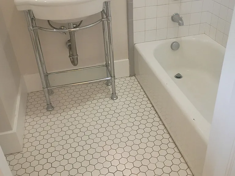 1706 G St #4 — Photo 19