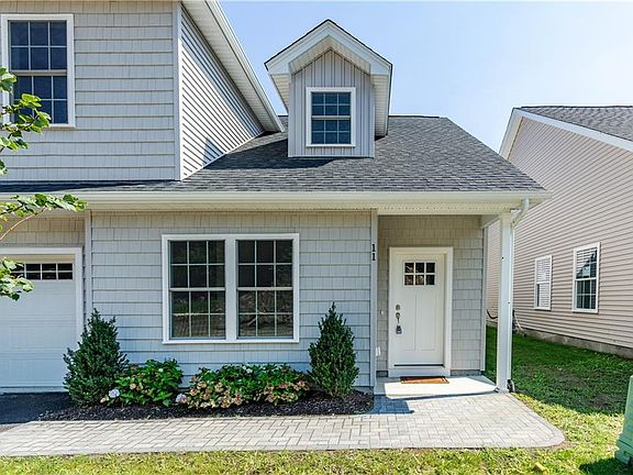 2nd image of 13 Fieldstone Way