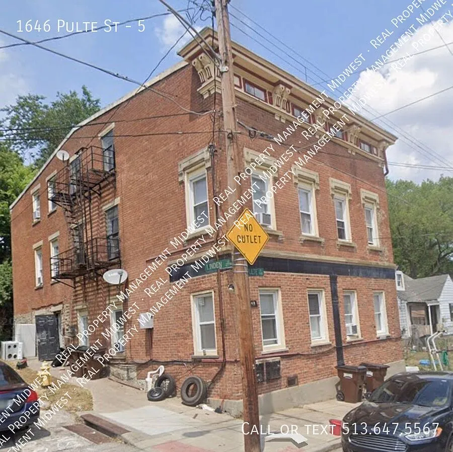 Building Photo - 1646 Pulte St #5