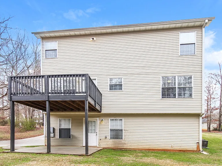 110 Rosewood Cir — Photo 18