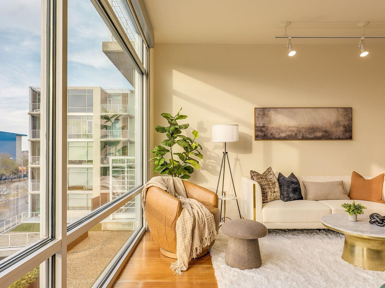 210 Lee Barton Dr Unit 421