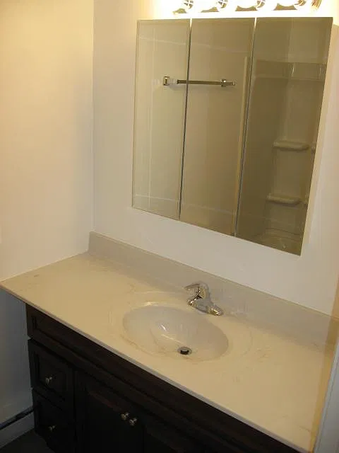 2 bed, 950 sqft, $1,025 — Photo 4