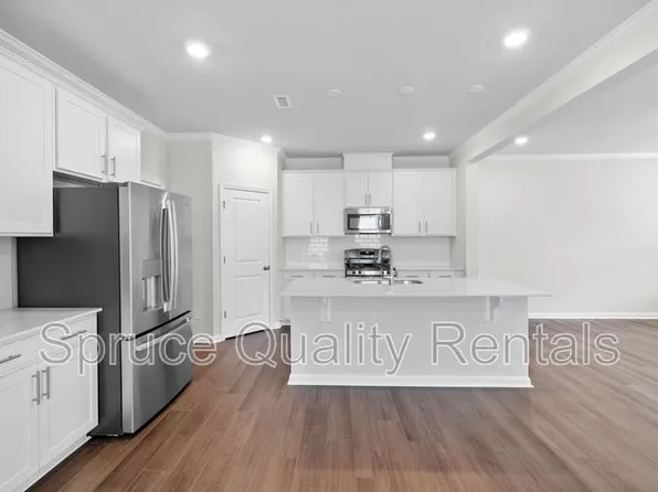 1103 Red Wing Dr, Durham, NC 27703