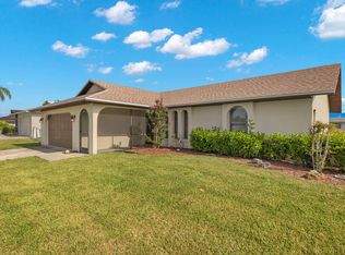 913 SE 27th Ter, Cape Coral, FL 33904