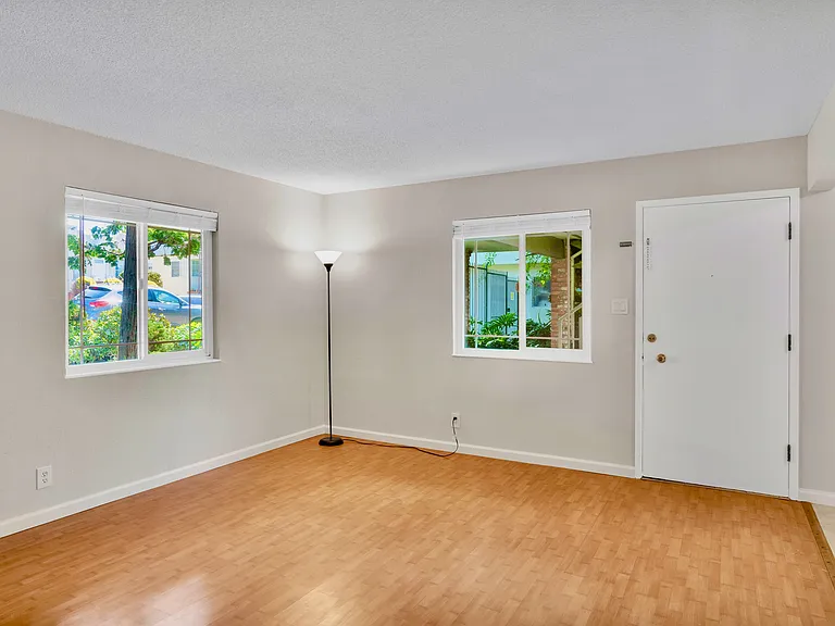 945 Kearney St #1 — Photo 8