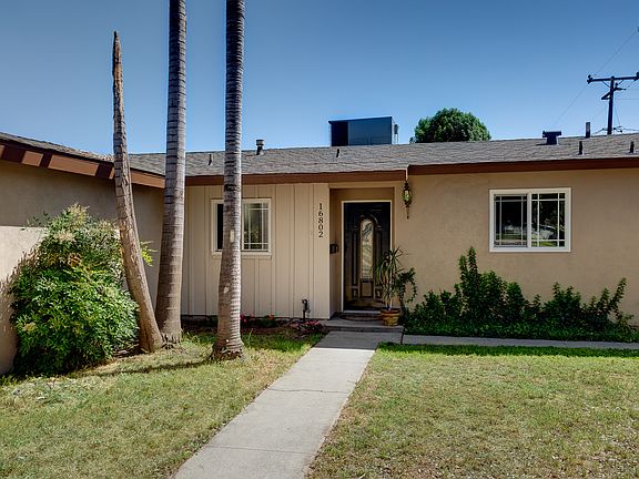 3rd image of 16802 E Cypress St