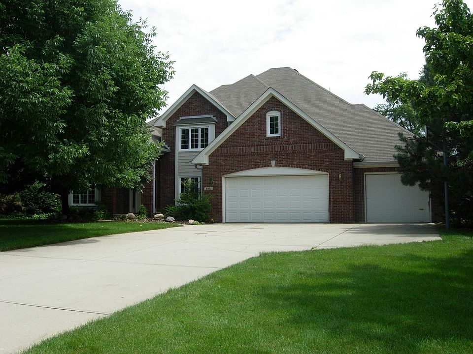 3 car attached garage