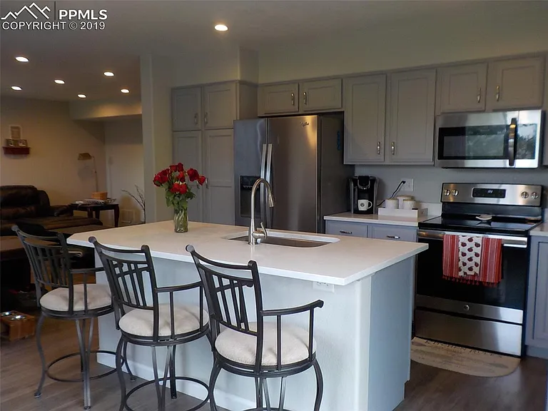 8228 Firethorn Dr — Photo 6