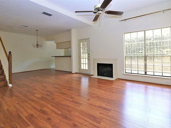 5th image of 7350 Kirby Dr APT 15