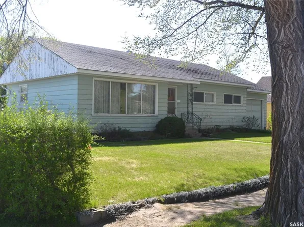 100 Main Street, Radisson, SK S0K 3L0