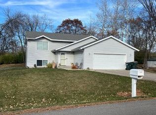 2005 Lakepark Pl, Alexandria, MN 56308