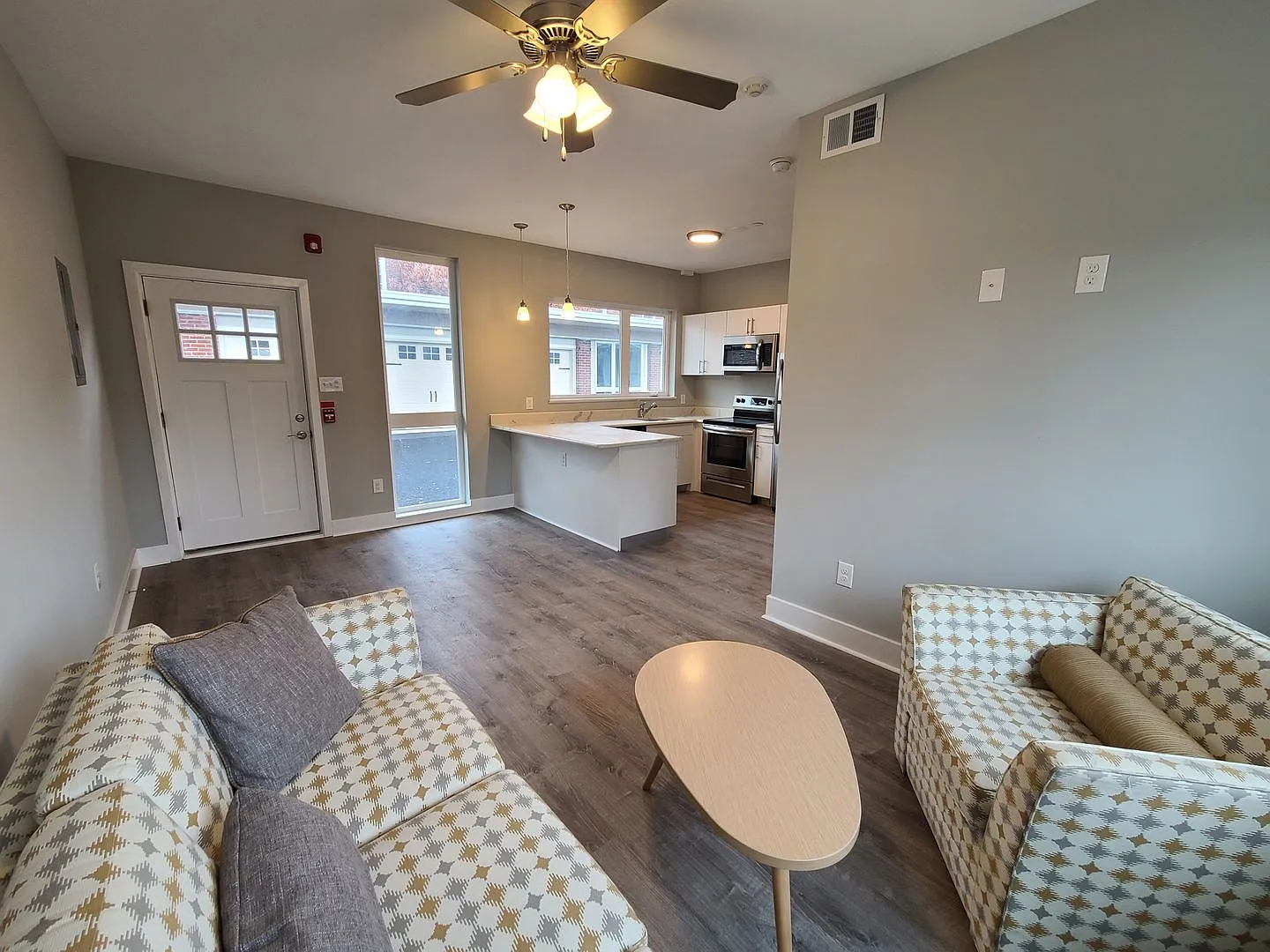 5524 Pulaski Avenue - 5 — Photo 3