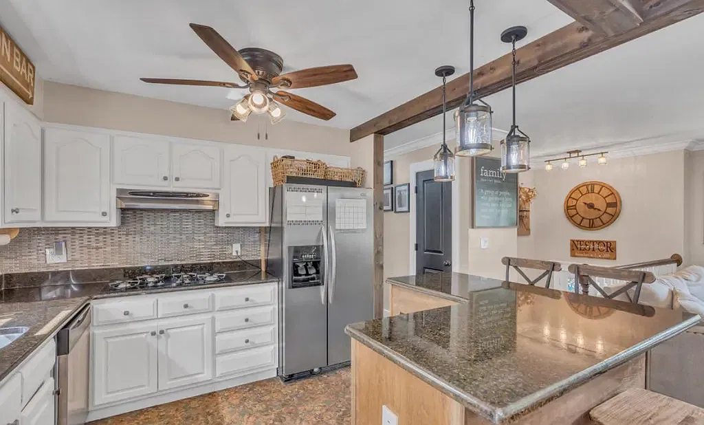 4 bed, $3,400 — Photo 3