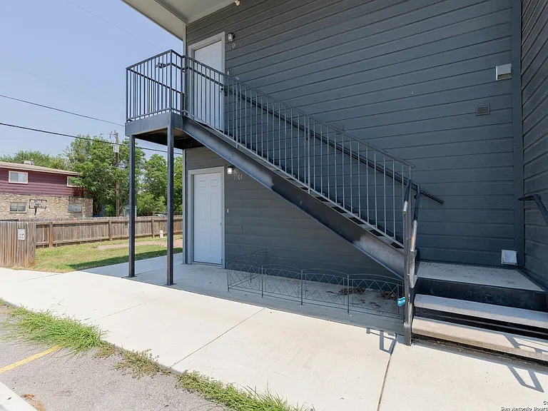 8111 Landing Ave #1101 — Photo 2