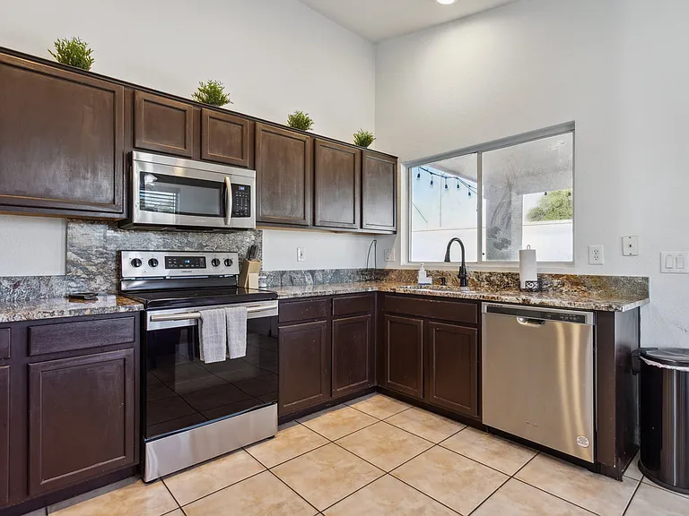 8054 W Palo Verde Dr — Photo 5