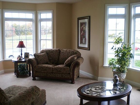 5th image of 215 Snow Goose Dr