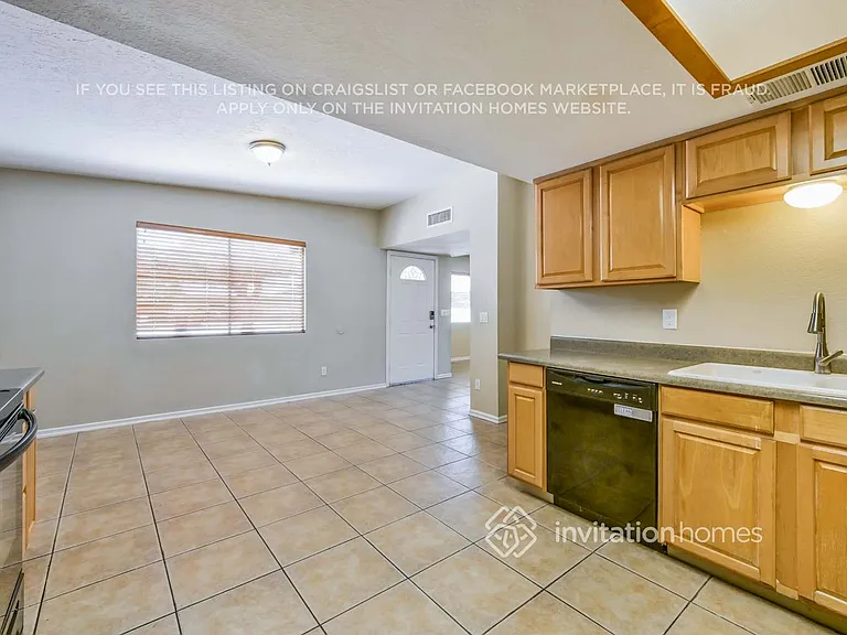 705 N Pine St — Photo 7
