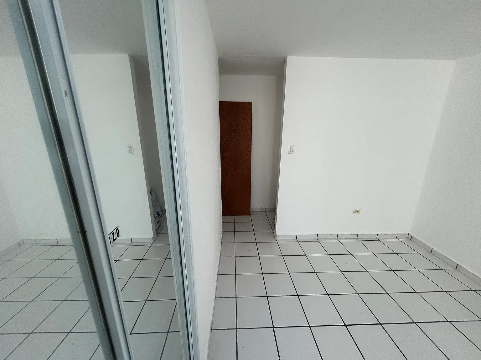 1 bed, $1,000 — Photo 3