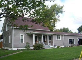 513 N 10th St, Saint Clair, MI