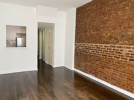 5th image of 85 E 10th St APT 3K