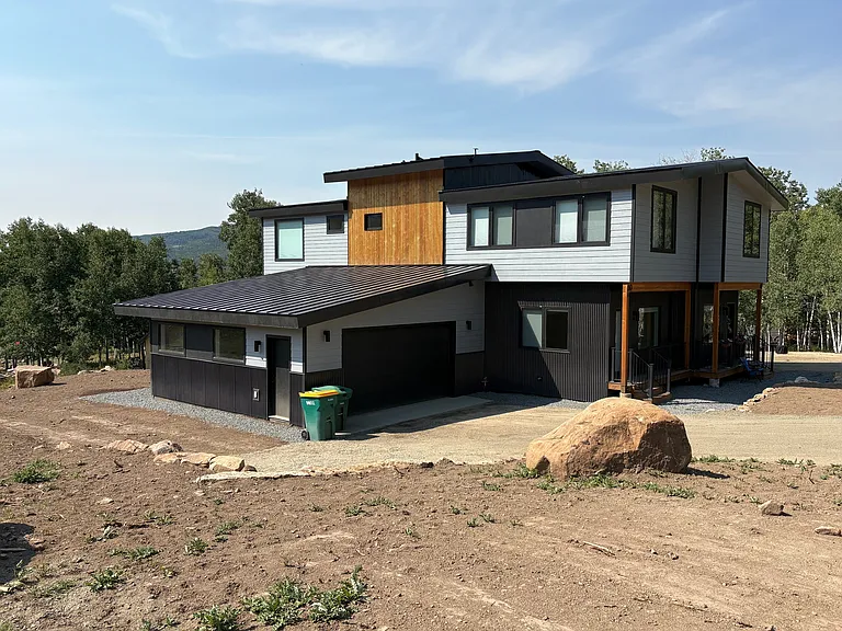 60 Anderson Dr #A — Photo 1