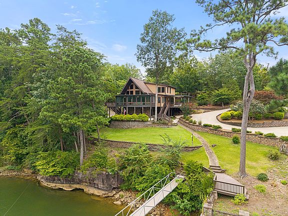 3rd image of 2 Emmaus Rd