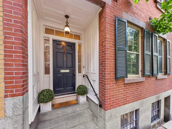 35 S Russell St, Boston, MA 02114