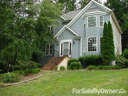Front View of Home : Beautifully appointed Victorian home located in the heart of Oak Ridge.