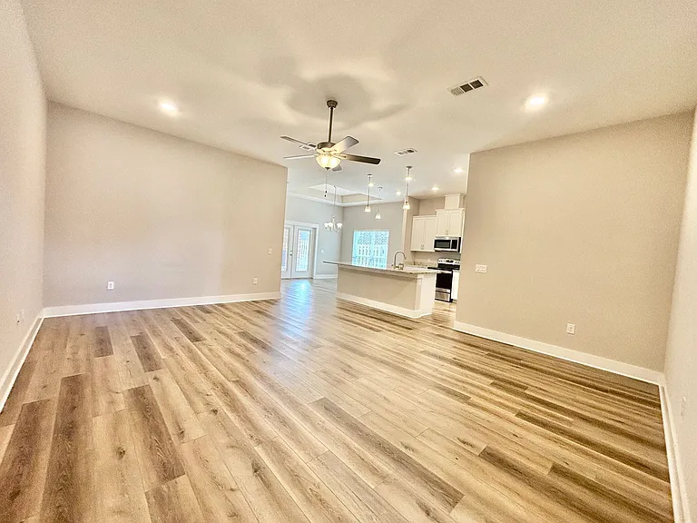 5655 Dunridge Dr — Photo 2