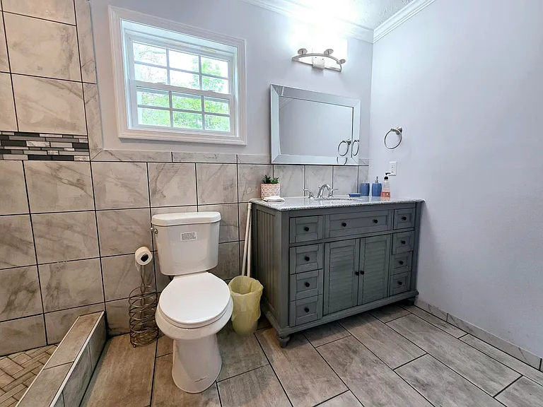 220 Teague Trl — Photo 3