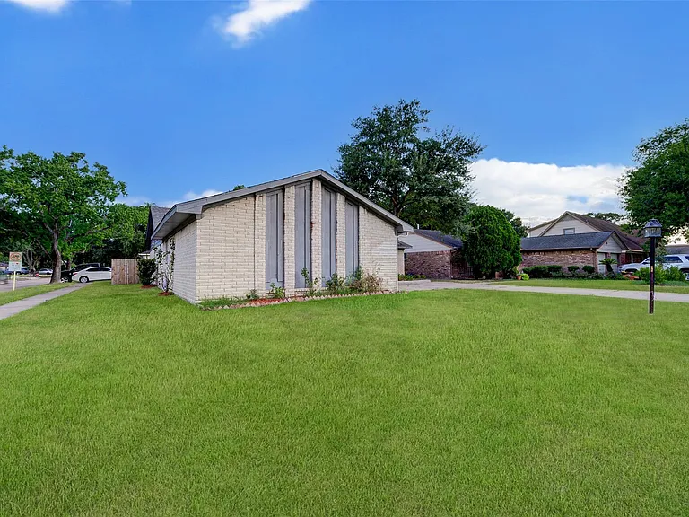 16603 Kieth Harrow Blvd — Photo 2