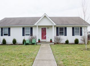 913 N Meadowhill Rd, Paris, KY 40361
