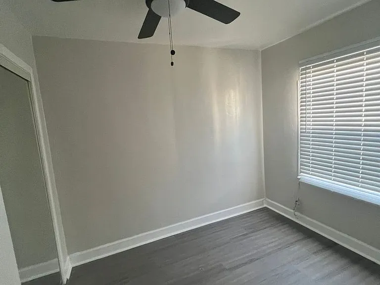 10961 S Figueroa St — Photo 25
