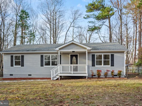62 Hidden Lake Dr, Montross, VA 22520