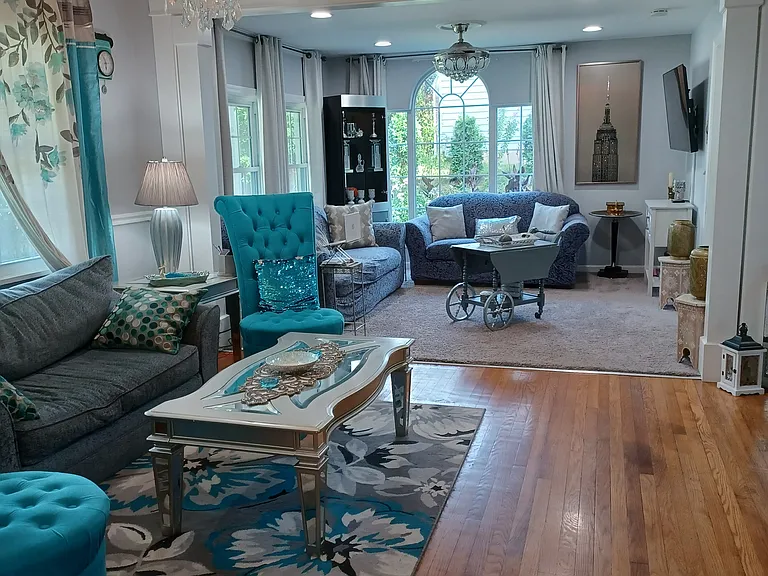 1241 Queen Anne Ave — Photo 5