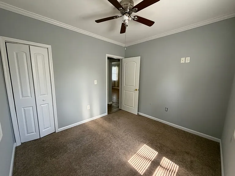 7950 Quarterfield Rd — Photo 17