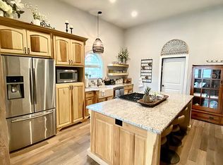 919 N 11th St, Waco, TX 76707