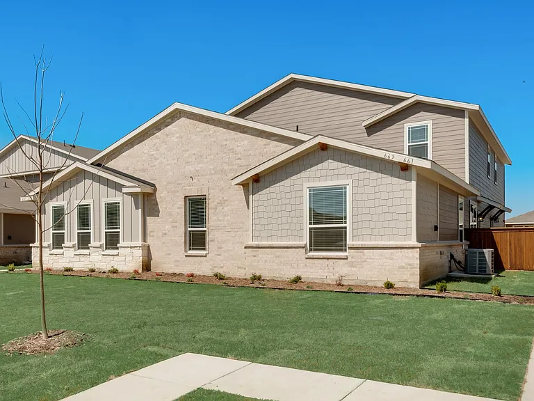 663 Wheatfield Dr — Photo 17