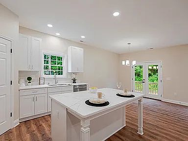 3rd image of 1101 Aspen Ave